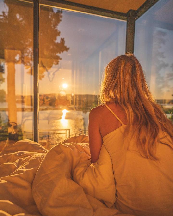 The Wonderinn Mirrored Glass Cabin - Wonderinn Delta Hektner المظهر الخارجي الصورة